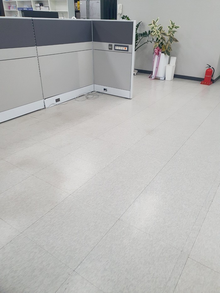 사무실바닥